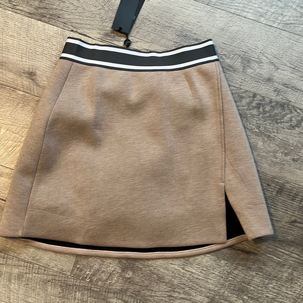 Greyson golf skirt NWT